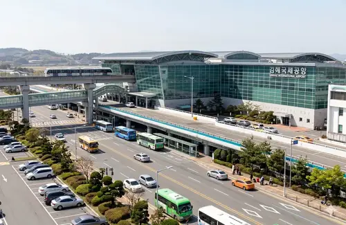 釜山金海國際機場航廈外觀