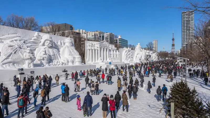 札幌雪祭大通會場白天大型雪像全景