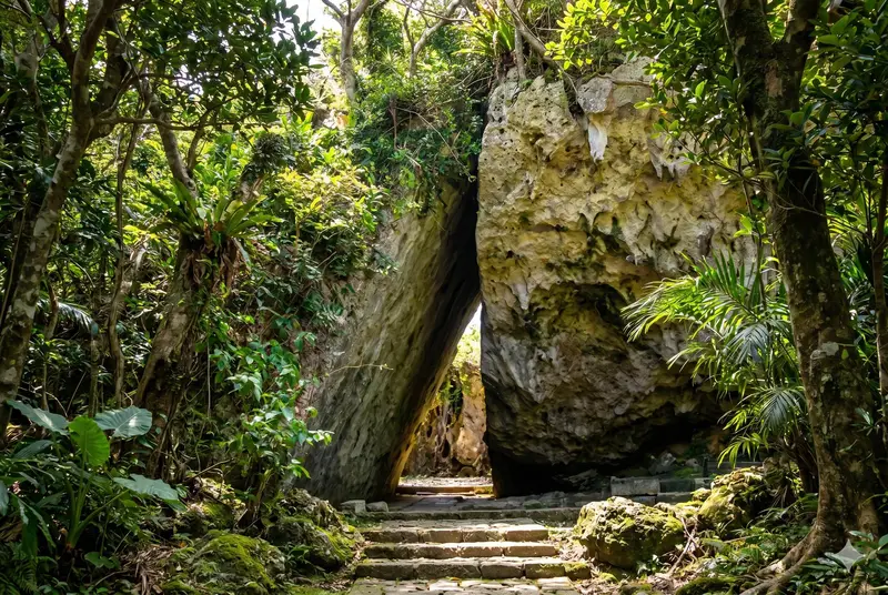 沖繩齋場御嶽三庫理神聖景點